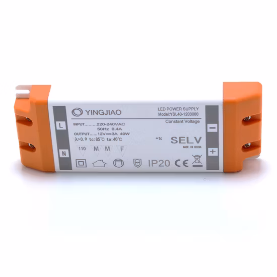 Alimentation de pilote de LED à intensité variable Triac à courant constant